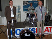 ﻿Andy Witte stellt den Besuchern vom Wettbewerb Drums & More in Feldkirch 2004 Cloy Petersen vor, der anschließend sein drummer's focus Konzept demonstrieren wird.