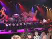 ﻿Unglaubliche Stimmung am Ende des Yes-Konzerts am 10. Juni 04 in der Münchner Olympiahalle ... verstärkt durch 16 Trommlern der Schlagzeugschule drummer's focus München ! Standing Ovations ...