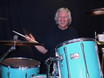 ﻿Herman Rarebell verbreitete echt gute Laune an seinem Workshop in df.M am 9. Juli 2004 ... auf seinem Drumset in Übergrößen ...