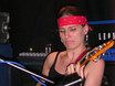 ﻿Die Gitarristin Susan Weinert in Session mit Joey Heredia und Raul Rekow im drummer's focus München am 25. April 2006