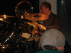﻿Dom Famularo und Claus Hessler am 16. Dezember 2005 im drummer's focus München:
Dom legt los ...